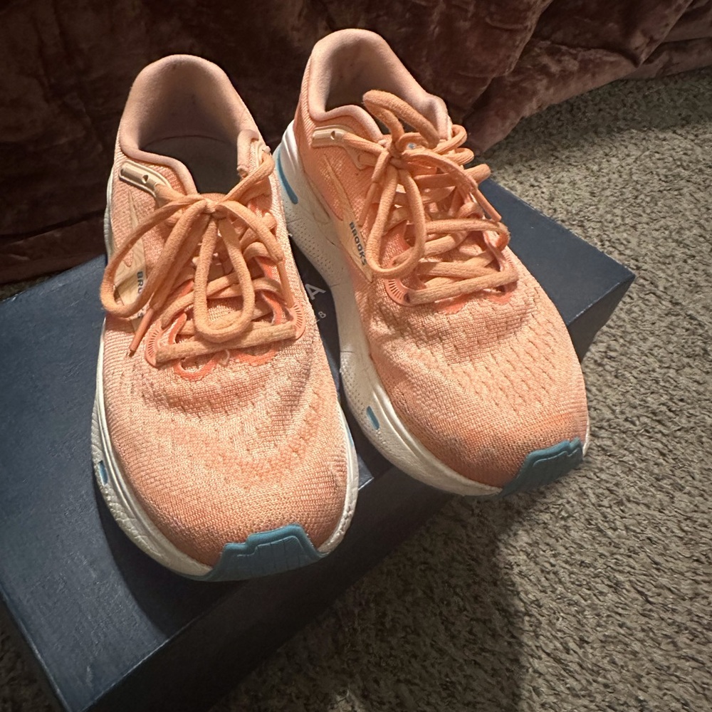 Brooks Peach & Light Blue Women's Running Sneakers